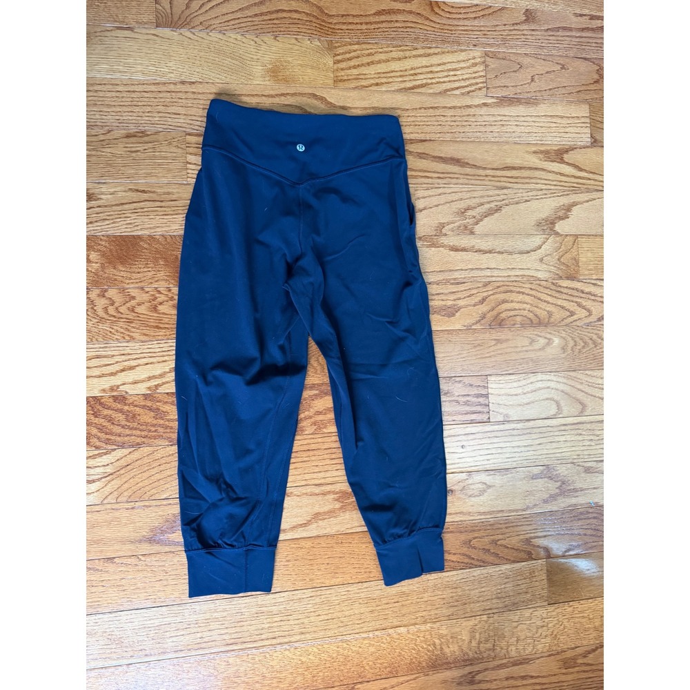 Lululemon Align Jogger Crop *23"
True Navy Sz 6 - Picture 3 of 9